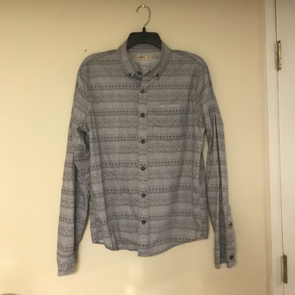 🗿🛸⚓️Tribal Long Sleeve Grey Button Down! - Picture 3 of 4